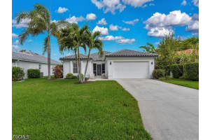 7631 Cameron Cir, Fort Myers