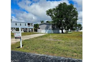 20 Cottonwood Dr, Fort Myers