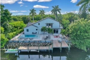 95 Schneider Dr, Fort Myers