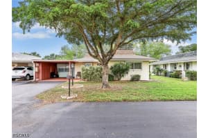 840 Pangola Dr W, North Fort Myers