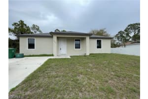 8046 Memory Cir, Labelle 8046 Memory Cir, Labelle
