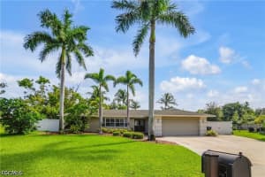 1687 N Flossmoor Rd, Fort Myers