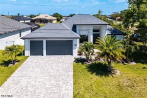 635 Ne 7th Ter, Cape Coral