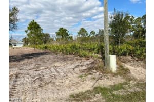 2708 38th St W, Lehigh Acres