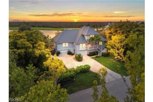 1406 Sanderling Cir, Sanibel