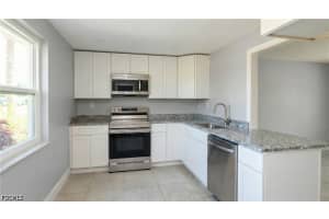 1828 Pine Valley Dr 112, Fort Myers