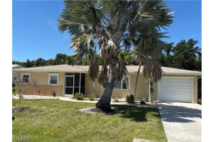 879 Lake Mcgregor Dr, Fort Myers