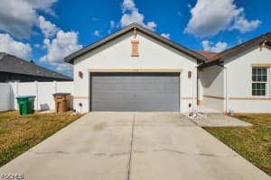 135 Sw 31st St, Cape Coral