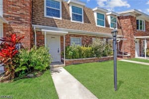 864 Courtington Ln 3, Fort Myers