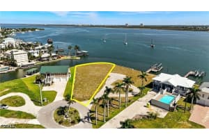 645 Matanzas Ct, Fort Myers Beach