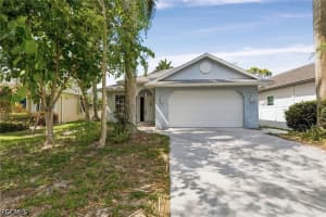 657 109th Ave N, Naples