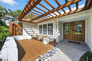 1251 Par View Dr, Sanibel