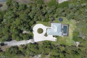 421 35th Ave Ne, Naples