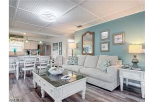 170 Pearl St, Fort Myers Beach