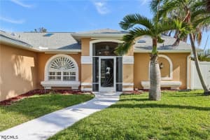 2701 Sw 37th Ter, Cape Coral