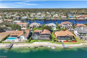 5740 Harborage Dr, Fort Myers