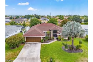 1204 Se 5th Ter, Cape Coral