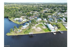 4567 E Riverside Dr, Fort Myers