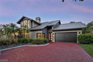 5700 Waxmyrtle Way, Naples