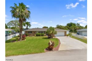 1685 N Hermitage Rd, Fort Myers