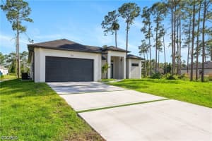 722 Phelps St E, Lehigh Acres