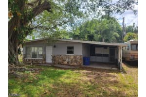 1270 Pinecrest St, North Fort Myers