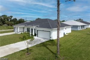 702 Broadway Ave, Lehigh Acres