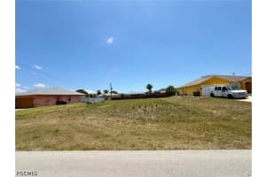 4517 7th St W, Lehigh Acres
