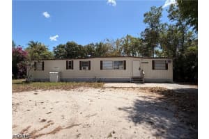8205 Suncoast Dr, North Fort Myers