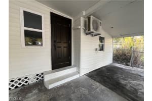 1270 Allen St B, Fort Myers
