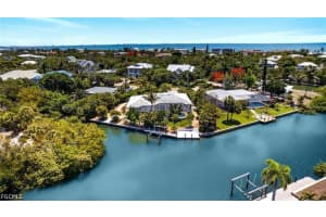 738 Anchor Dr, Sanibel