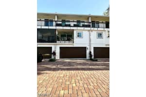 995 9th Ave S 4, Naples