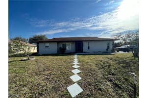 1402 Se 34 St, Cape Coral