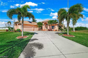 3237 Yucatan Pkwy, Cape Coral