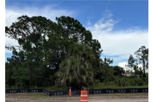 137 Bell Blvd S, Lehigh Acres