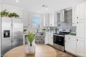 228 Poinsettia Dr, Fort Myers
