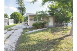 1119 Vineyard Pl, Lehigh Acres