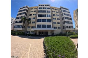 3420 Gulf Shore Blvd N 43, Naples