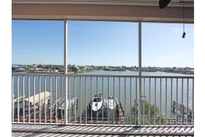 9700 Gulfshore Dr 304, NAPLES