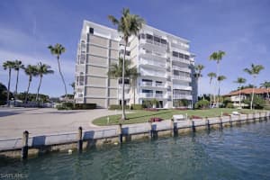 60 Pelican St 302, NAPLES