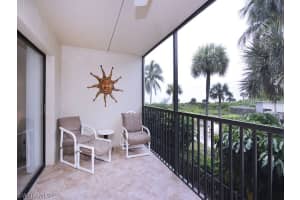 2737 W Gulf Dr 113, SANIBEL