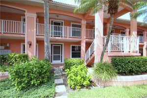 509 Roma Ct 105, NAPLES