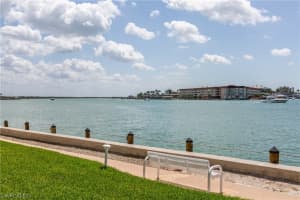 60 Pelican St W 404, NAPLES