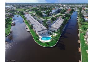 828 Victoria Dr C11, CAPE CORAL