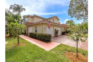 500 Diamond Cir 501, NAPLES