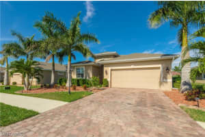 252 Destiny Cir, CAPE CORAL