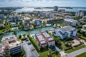 911 Huron Ct 8, MARCO ISLAND