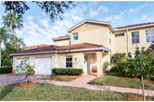 1000 Diamond Cir 1002, NAPLES