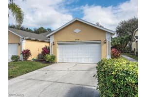5790 Greenwood Cir 68, NAPLES