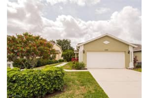 5526 Greenwood Cir 7, NAPLES